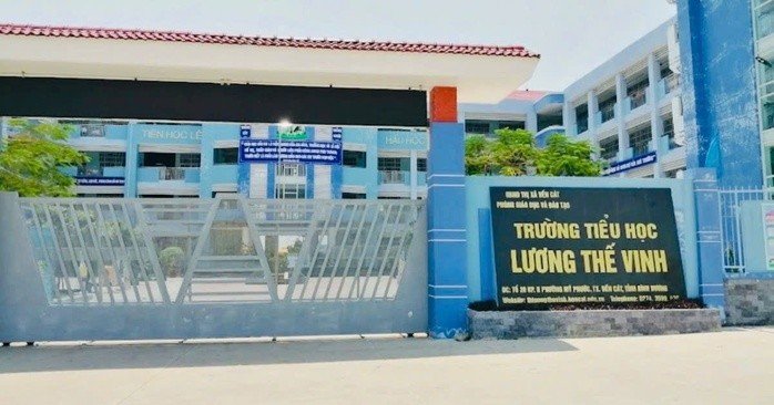 16-1776296891-rung-dong-vu-giao-vien-phat-hoc-sinh-bang-kim-tiem-khan-truong-dua-tre-di-xet-nghiem-mau