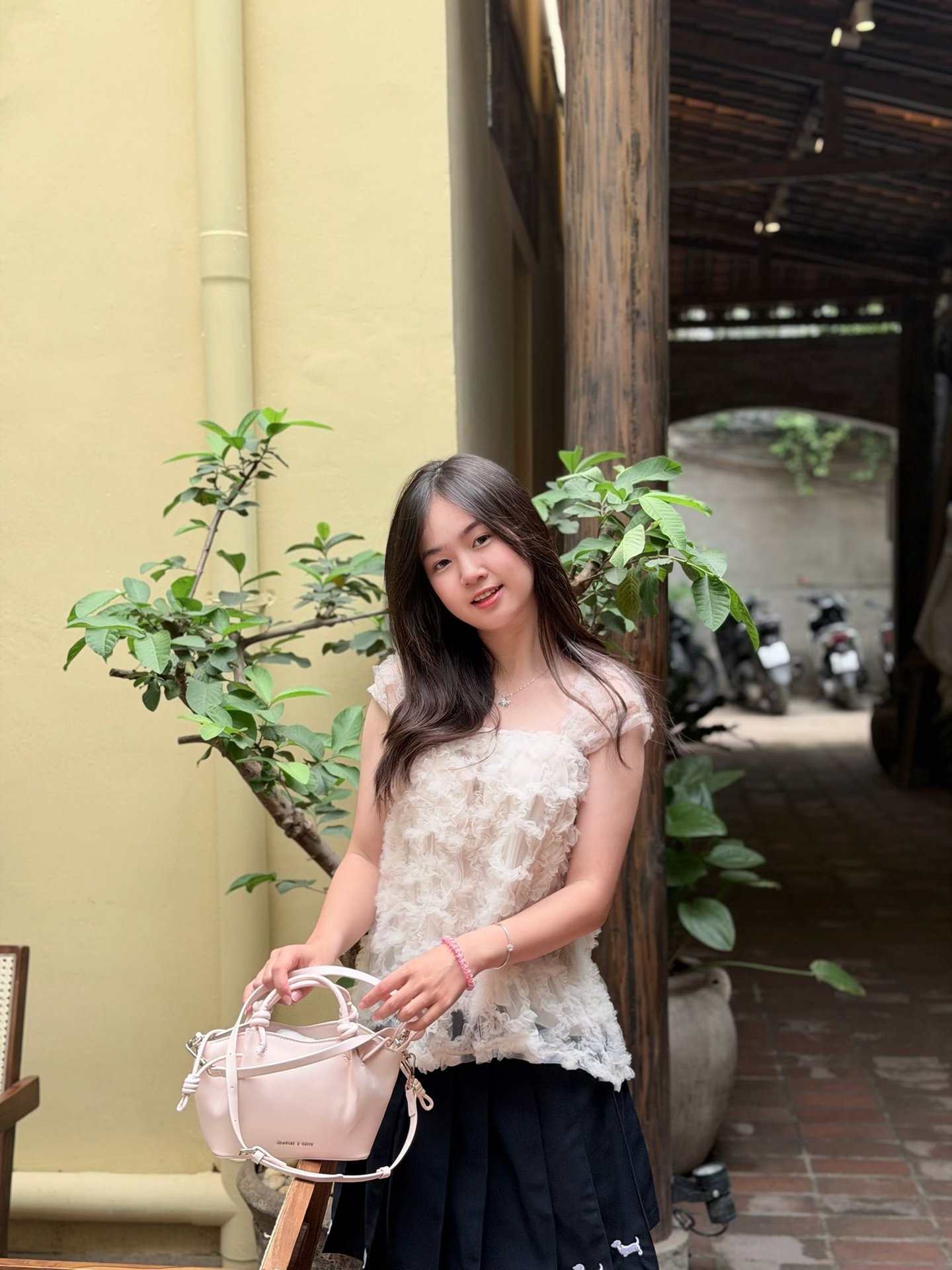 Cuộc sống hiện tại của Hiền Mai - thủ khoa khối A00 từng gây sốt: Ở căn hộ cao cấp, đang học lái ô tô, có cả trợ lý riêng?- Ảnh 9.