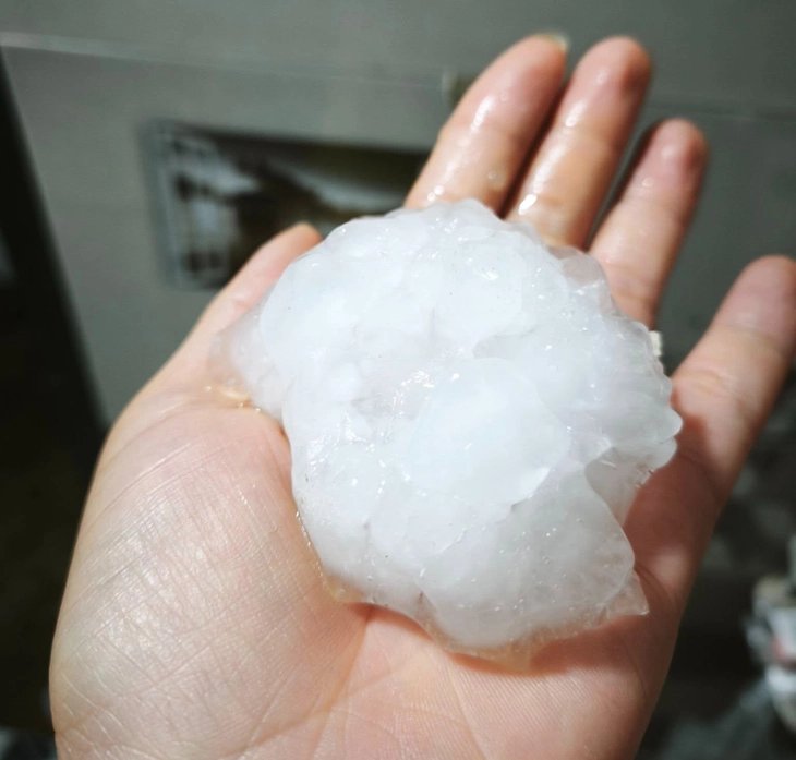 16-1776340602-mien-bac-don-mua-giong-va-mua-da-dien-rong-de-phong-thiet-hai-lon-tu-dem-nay