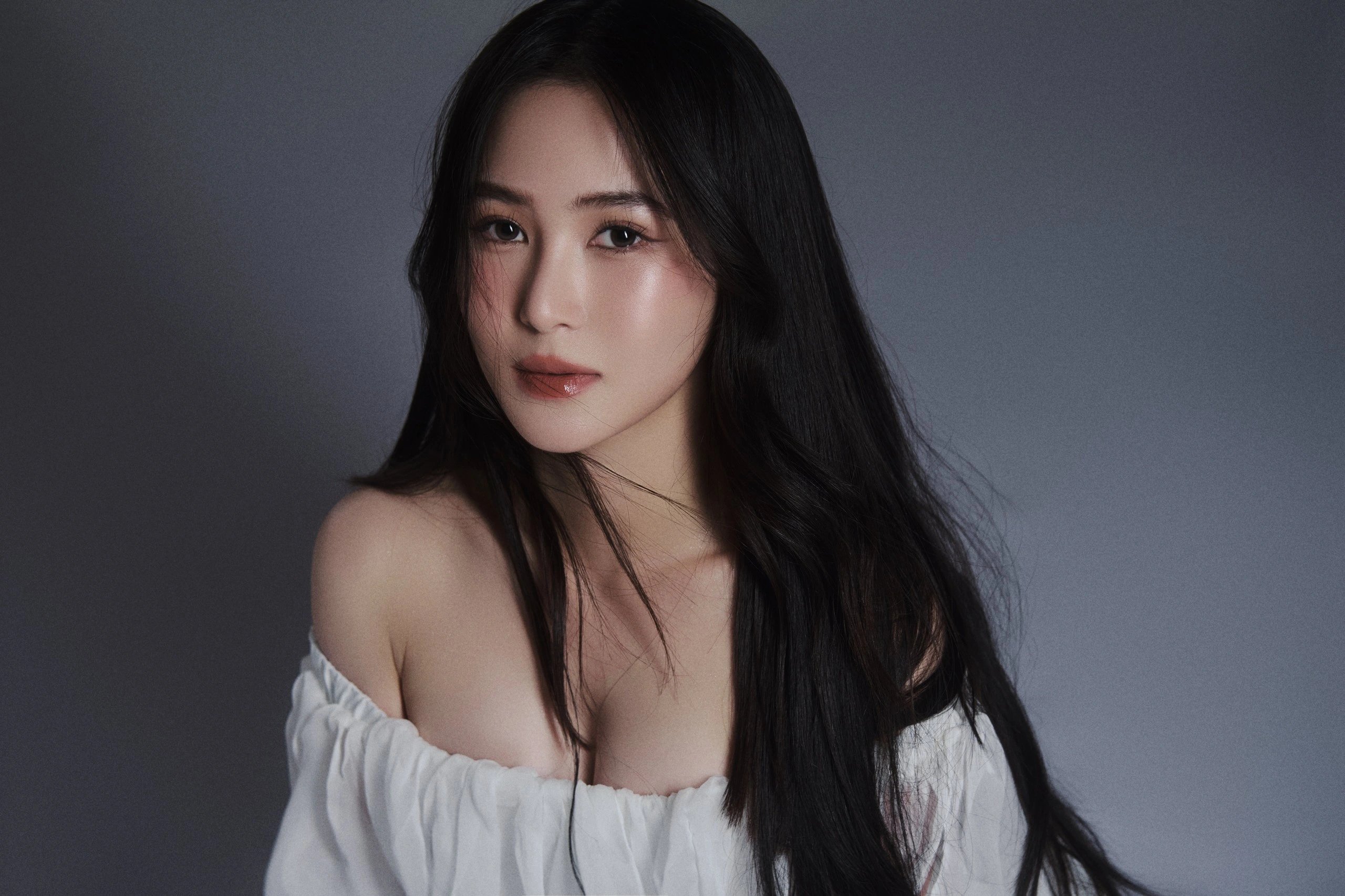 17-1776389345-huong-tram-len-tieng-giua-tam-bao-tranh-cai-tai-giai-cong-hien-2026