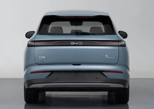 17-1776408340-suv-dien-co-c-byd-atto-3-trinh-lang-ngang-mazda-cx-5-nhung-cong-nghe-an-dut-sac-sieu-nhanh