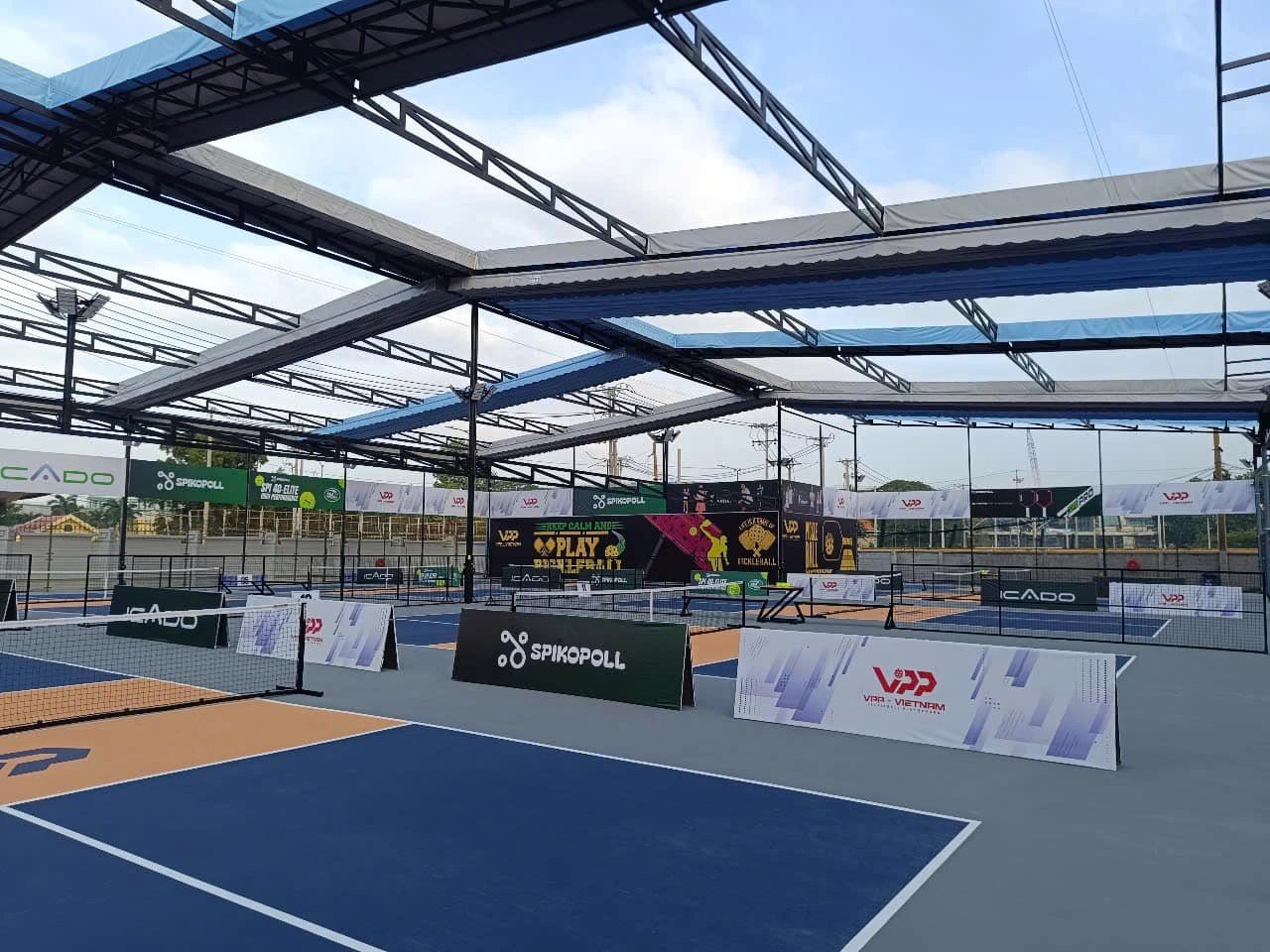 17-1776437647-tu-ong-trum-sieu-xe-den-cu-bat-tay-voi-pickleball-he-lo-de-che-the-thao-cua-thieu-gia-phan-thanh