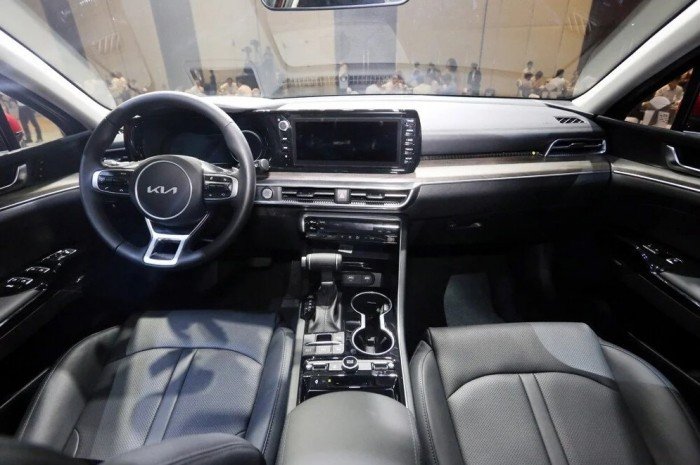 Quyết ‘lật đổ’ Toyota Camry, Kia K5 tung ‘siêu ưu đãi’ giảm sâu giá lăn bánh giữa tháng 4/2026 ảnh 6