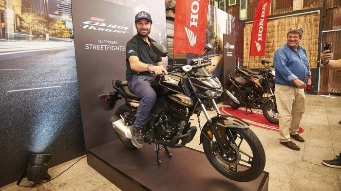 Honda-CB125-Hornet (5)