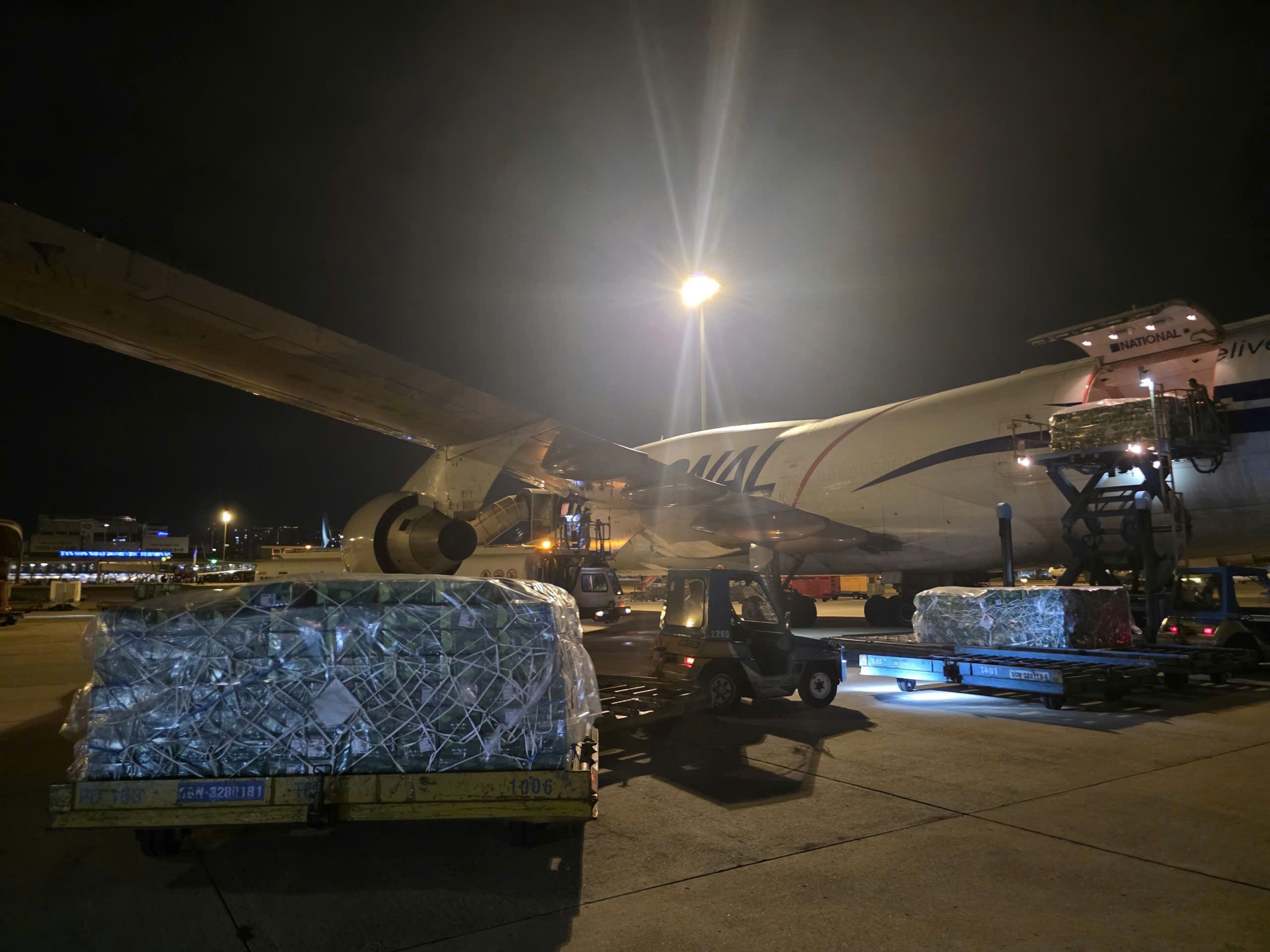 18-1776502015-he-thong-lulu-hypermarkets-dam-bao-khong-gian-doan-nguon-cung-hang-viet-nam-sang-trung-dong