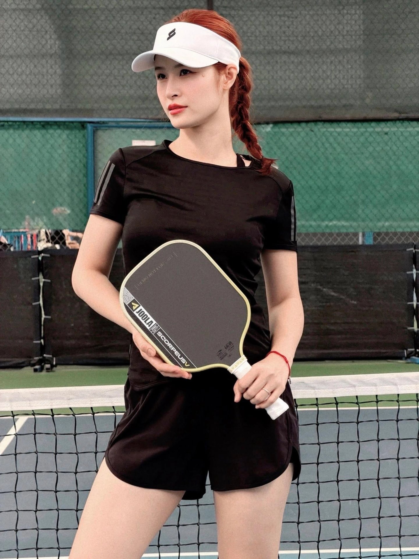 20-1776645073-khu-truc-ham-my-danh-chan-va-kiem-soat-tau-hang-iran