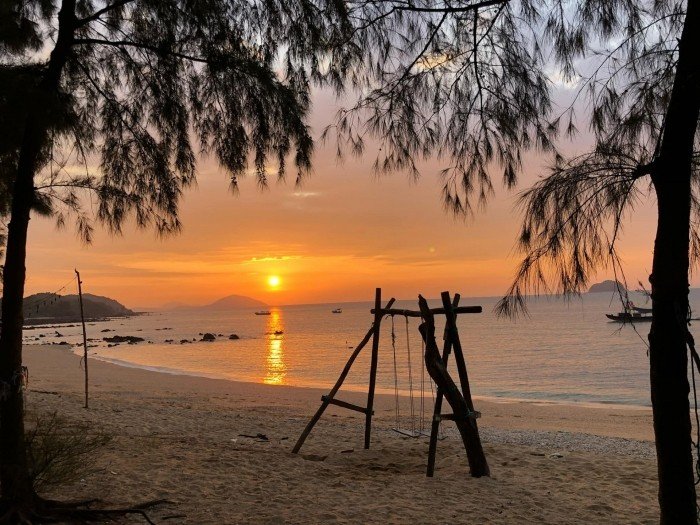 20-1776669447-kham-pha-3-diem-du-lich-gan-ha-noi-ngay-le-dip-304-15-it-ai-biet-gan-gui-thien-nhien-yen-tinh