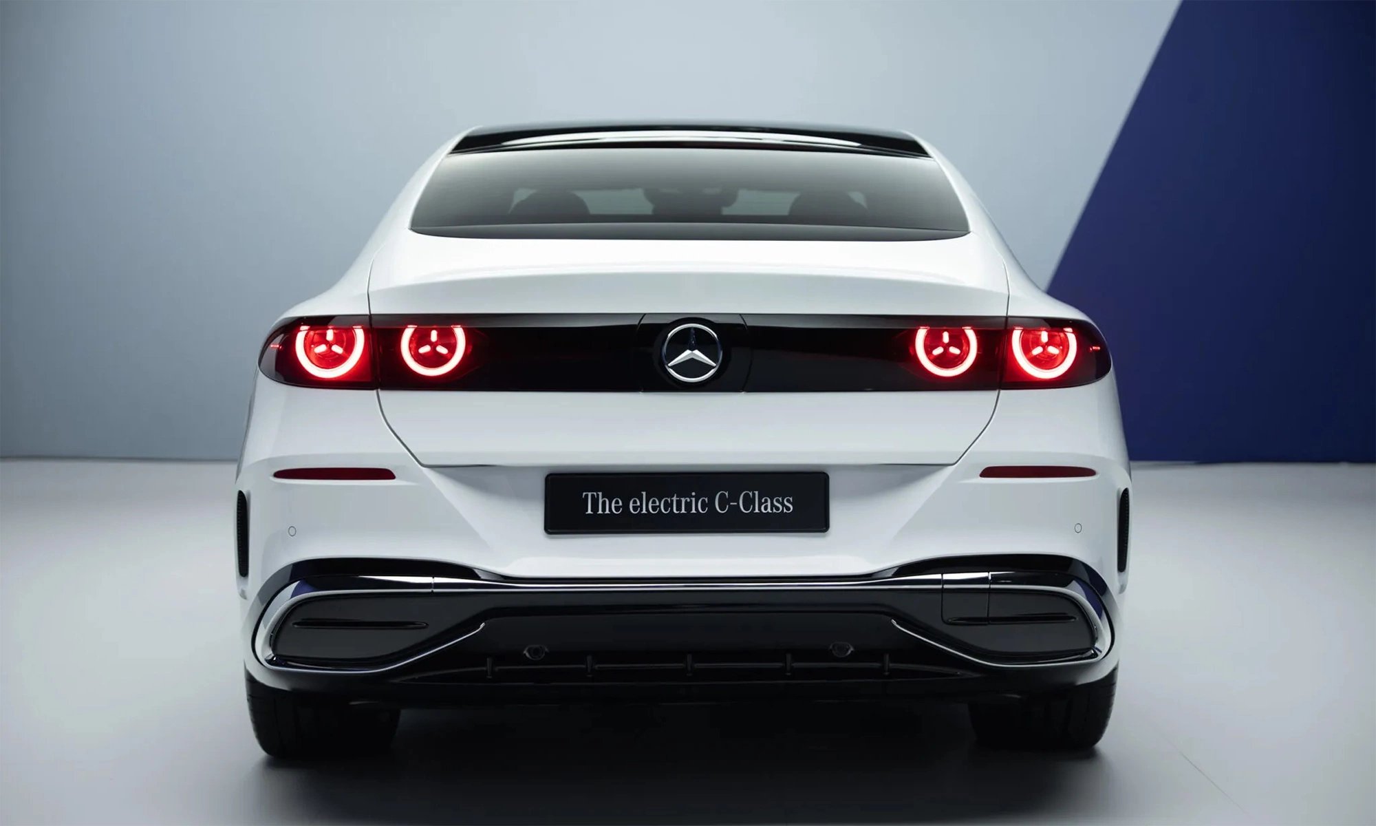 21-1776757669-sieu-pham-mercedes-c-class-electric-trinh-lang-mau-sedan-the-thao-ngap-tran-cong-nghe