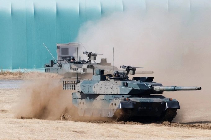 21-1776760598-xe-tang-hien-dai-nhat-nhat-ban-no-dan-phao-3-nguoi-tu-nan