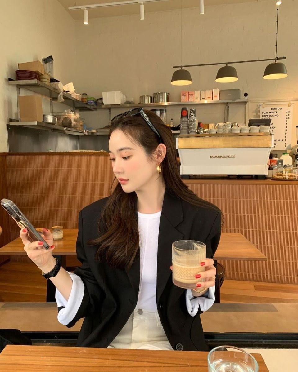 Giải mã trạng thái HENRY của dân công sở ở TP.HCM, Hà Nội: Thu nhập 50-70 triệu/ tháng nhưng chưa giàu - áº¢nh 1.