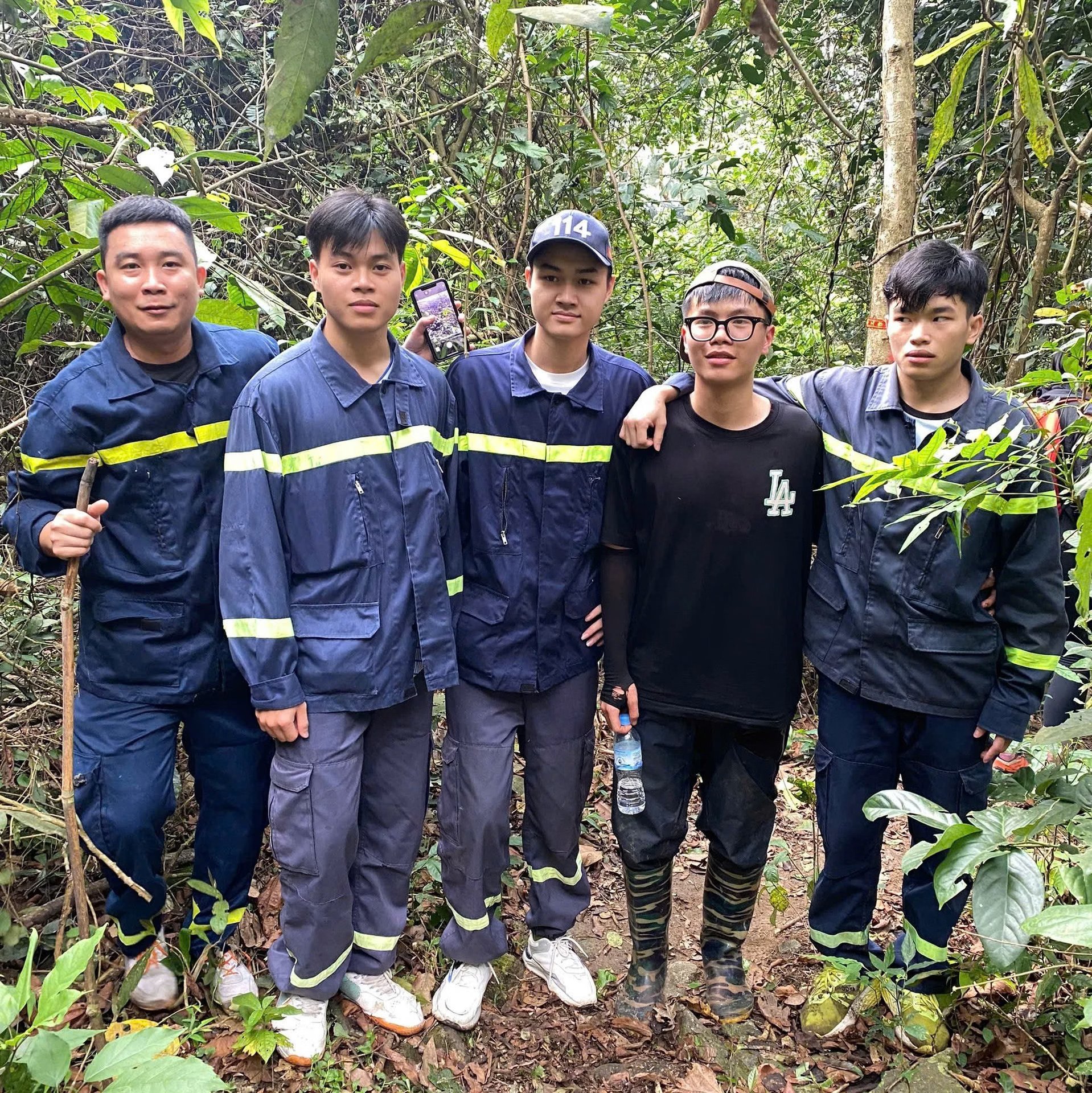 21-1776770351-nam-sinh-mat-tich-36-gio-tren-nui-tam-dao-duoc-cuu-song-nho-buc-anh-gui-ban-gai