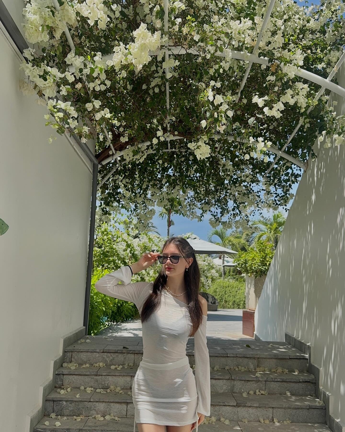 22-1776832164-em-gai-thu-mon-dang-van-lam-gay-bao-khi-chinh-thuc-lan-san-lang-mau-o-tuoi-19