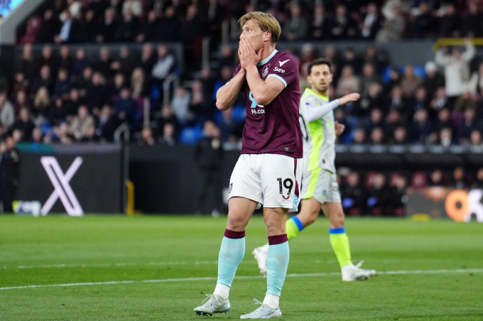 Zian Flemming tiếc nuối khi lỡ cơ hội đối mặt. Ảnh: PA