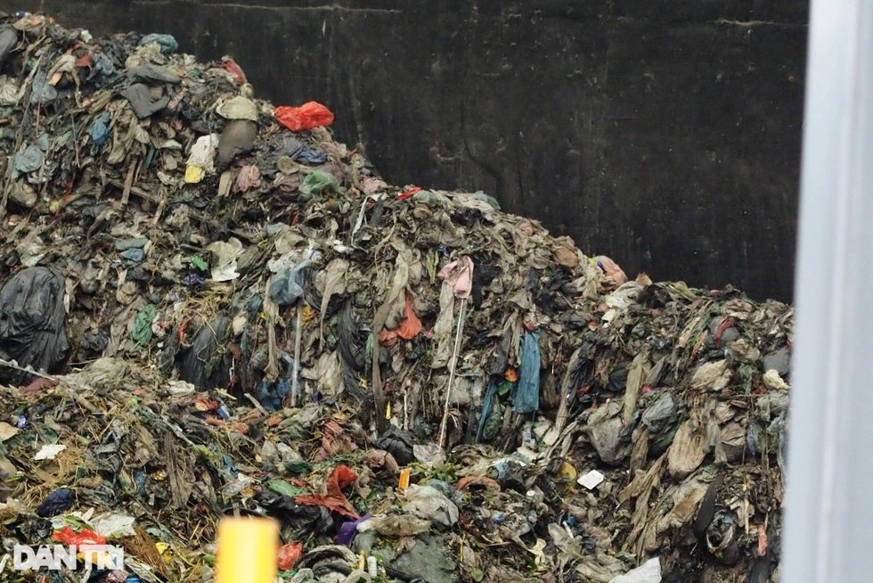 23-1776933009-dien-rac-viet-nam-nghich-ly-doi-nguyen-lieu-giua-con-sot-dau-tu