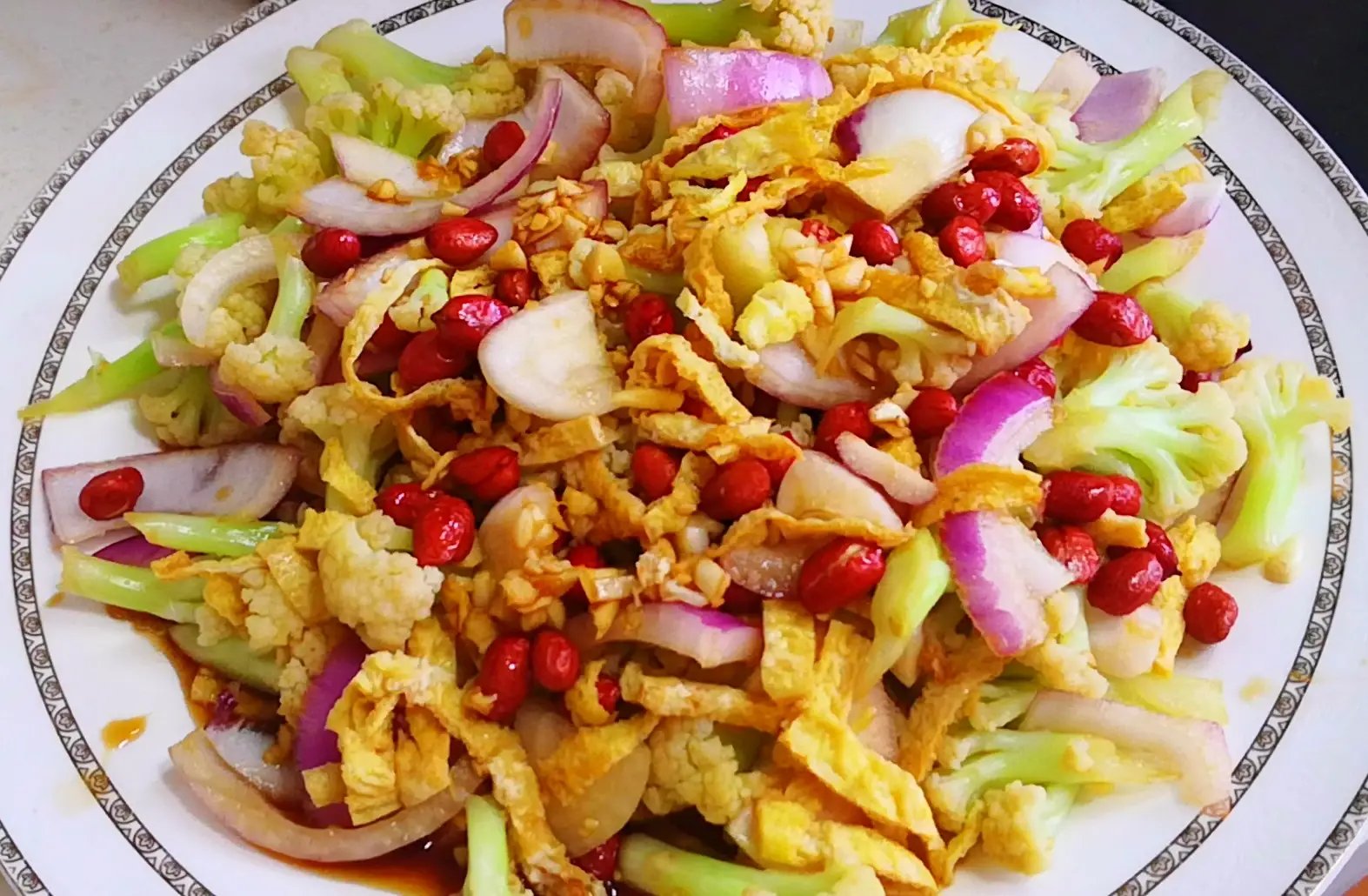 24-1777000925-3-loai-rau-chua-nhieu-khang-sinh-tu-nhien-nen-an-deu-de-giam-nguy-co-benh-tat-mua-he