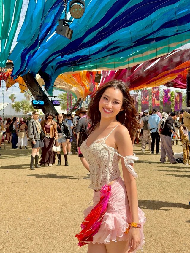 24-1777001553-a-hau-viet-dau-tien-lot-top-100-guong-mat-dep-nhat-the-gioi-bat-ngo-casting-victorias-secret