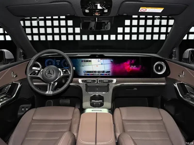 24-1777015913-mercedes-benz-glc-l-ev-ra-mat-mau-suv-dien-so-huu-cong-nghe-vuot-tam-gia-voi-man-hinh-39-inch