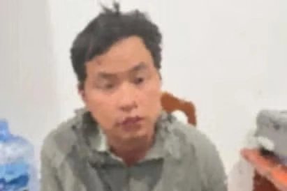 24-1777026212-lam-dong-bat-khan-cap-ga-dan-ong-khong-che-hiep-dam-nu-sinh-trong-choi-ray