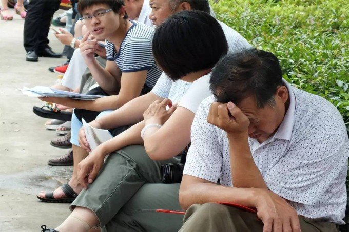 Vừa vui mừng con đỗ đại học xong, nhiều phụ huynh đã trầm ngâm 2 nỗi lo này