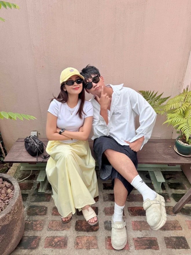 25-1777084459-le-tam-trieu-dang-phu-nhan-tin-don-dien-canh-tinh-cam-de-danh-bong-ten-tuoi-cung-vo-dien-gia-huy