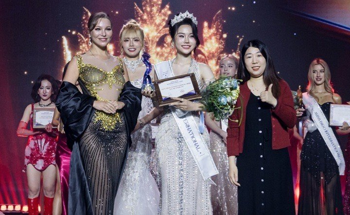 Thí sinh Yến Nhi giành ngôi vị Á quân 1.