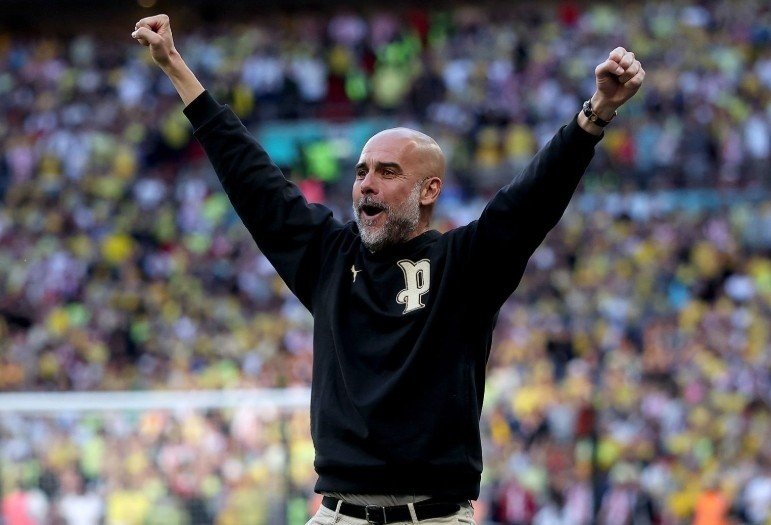 26-1777163161-ban-linh-nha-vua-man-city-nguoc-dong-nghet-tho-trong-4-phut-de-vao-chung-ket-fa-cup