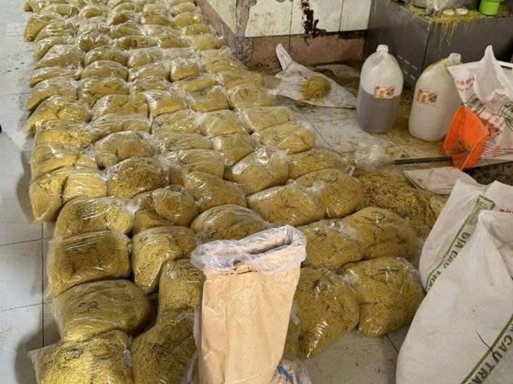 26-1777171387-hon-2800-tan-mi-tuoi-tron-thuy-tinh-long-han-the-tuon-ra-thi-truong