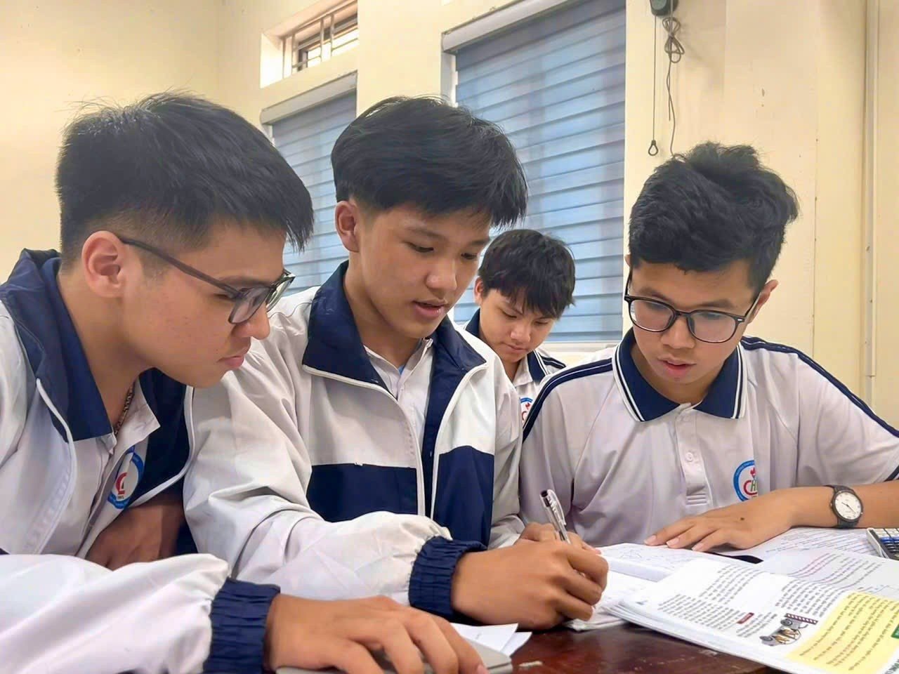 26-1777171909-thu-khoa-tin-hoc-ha-tinh-dat-diem-tuyet-doi-em-khong-nghi-minh-duoc-2020