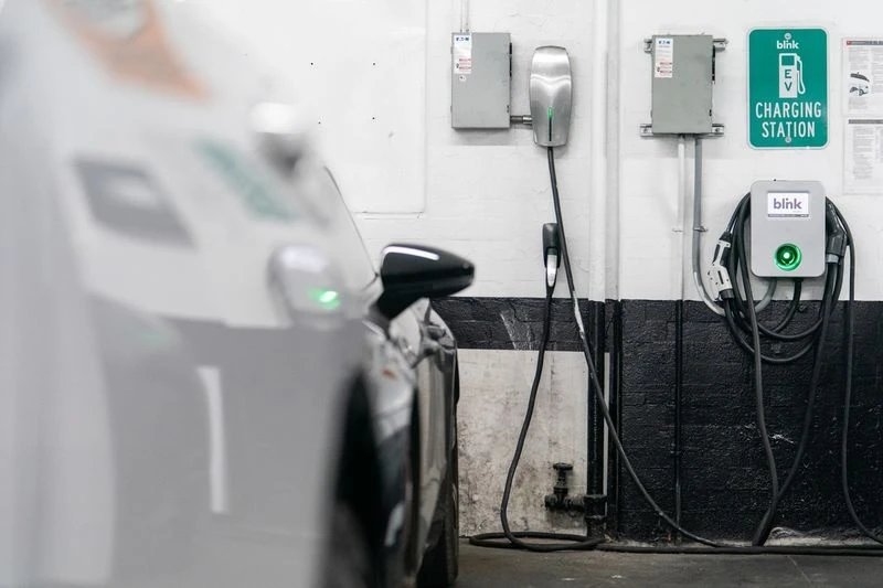 27-1777261866-oto-dien-chai-pin-nhu-the-nao-sau-vai-nam-su-dung