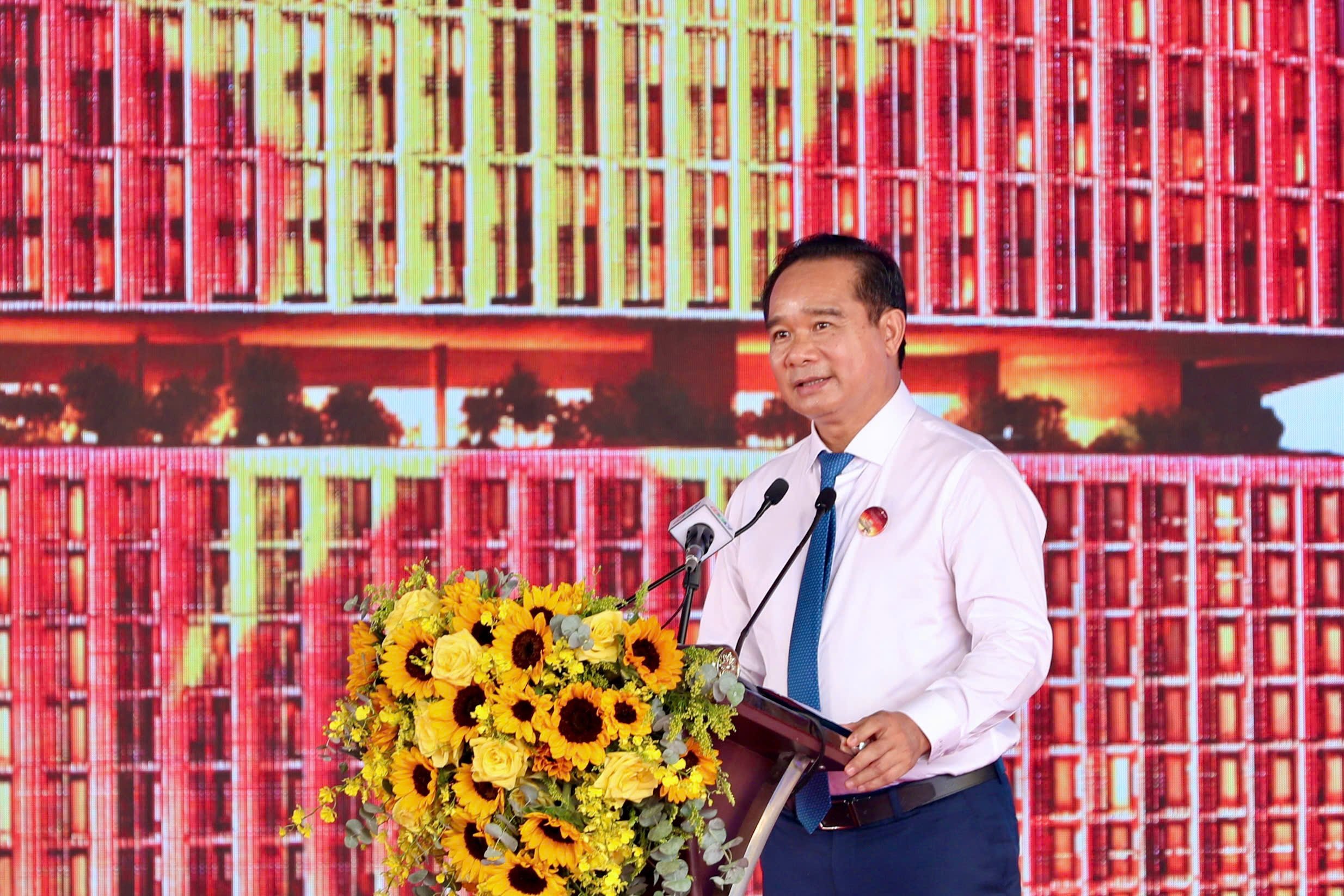 29-1777446087-tp-hcm-khoi-cong-du-an-trung-tam-hanh-chinh-30000-ty-dong-va-cai-tao-ben-nha-rong