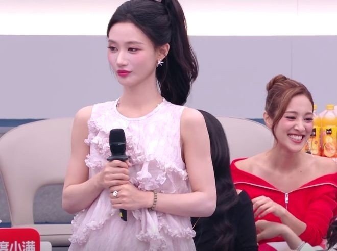 30-1777513962-song-gio-tai-ty-ty-dap-gio-re-song-ha-tuyen-lam-tro-thanh-tam-diem-tranh-cai-netizen-lo-ngai-cho-trang-phap