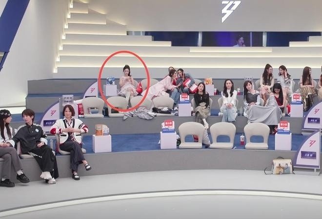 30-1777513963-song-gio-tai-ty-ty-dap-gio-re-song-ha-tuyen-lam-tro-thanh-tam-diem-tranh-cai-netizen-lo-ngai-cho-trang-phap