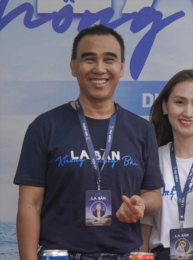 30-1777522551-quyen-linh-chinh-thuc-bat-tay-hoai-linh-trong-du-an-dien-anh-dan-mang-dung-ngoi-khong-yen