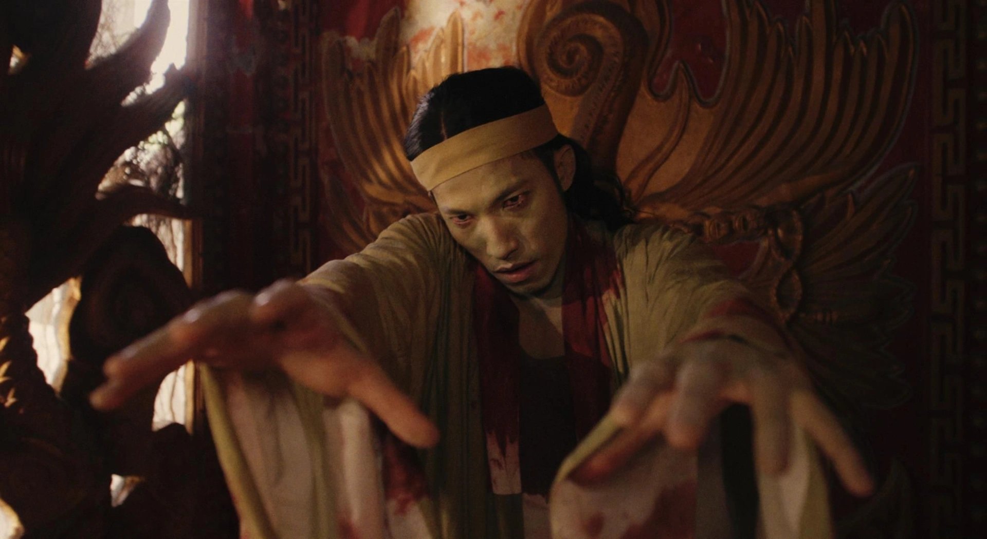 30-1777533989-nghich-ly-lien-binh-phat-thi-de-van-nguoi-me-nhung-cu-dong-phim-la-lo