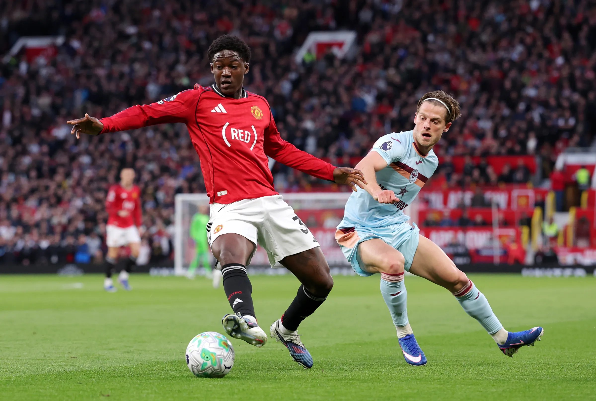 30-1777551173-man-united-chinh-thuc-troi-chan-kobbie-mainoo-den-nam-2031-voi-muc-luong-xung-dang