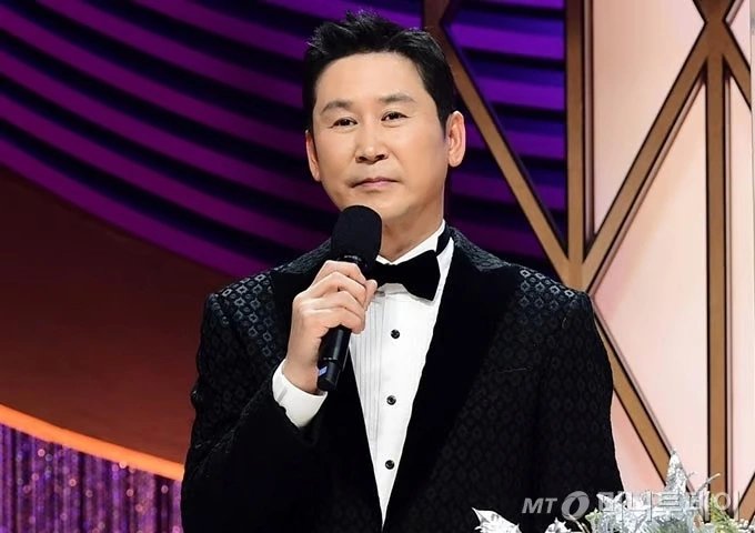 03-1777799506-mc-quoc-dan-shin-dong-yup-bi-chi-trich-gay-gat-vi-quay-roi-soobin-txt-ngay-tren-song-truyen-hinh