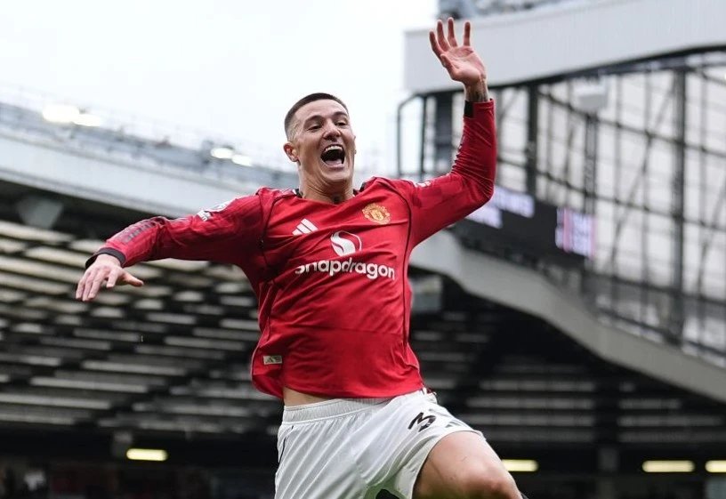 04-1777850053-man-utd-ha-liverpool-kich-tinh-chinh-thuc-gianh-ve-du-champions-league