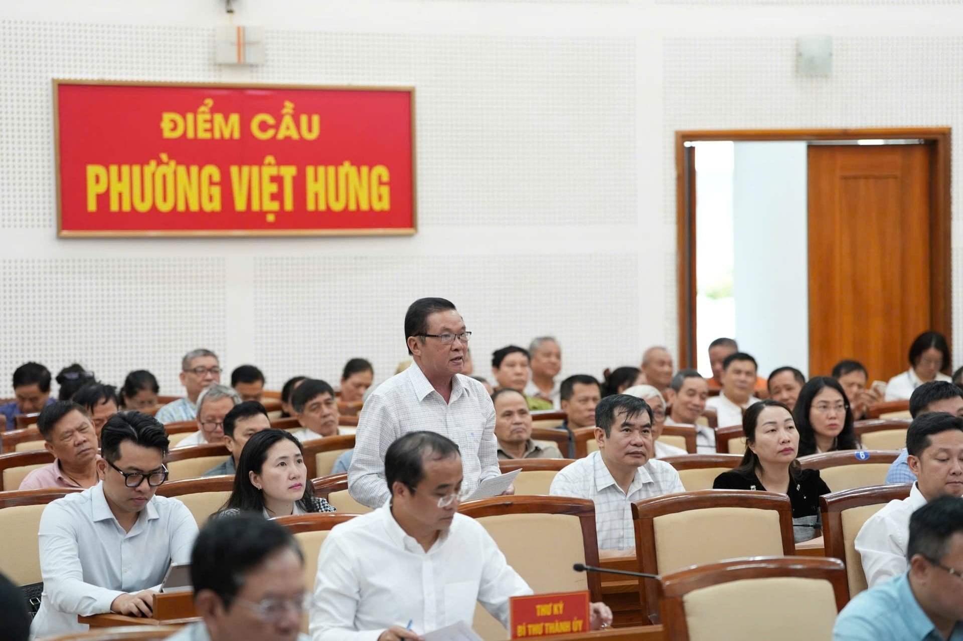 06-1778051910-bi-thu-thanh-uy-tran-duc-thang-ha-noi-se-xay-cong-vien-khu-sinh-thai-doc-song-hong-song-duong