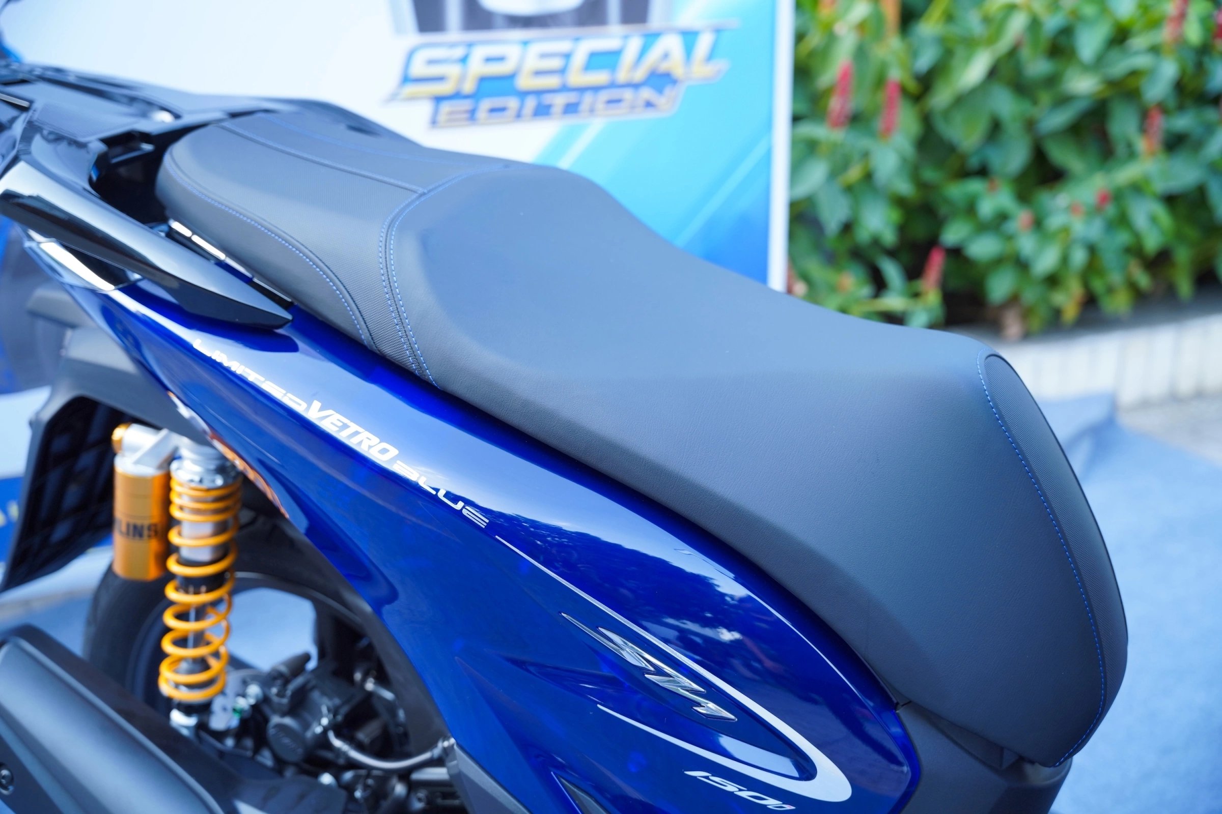 08-1778223932-can-canh-honda-sh-150i-vetro-blue-nhap-y-gia-235-trieu-dong-tai-viet-nam