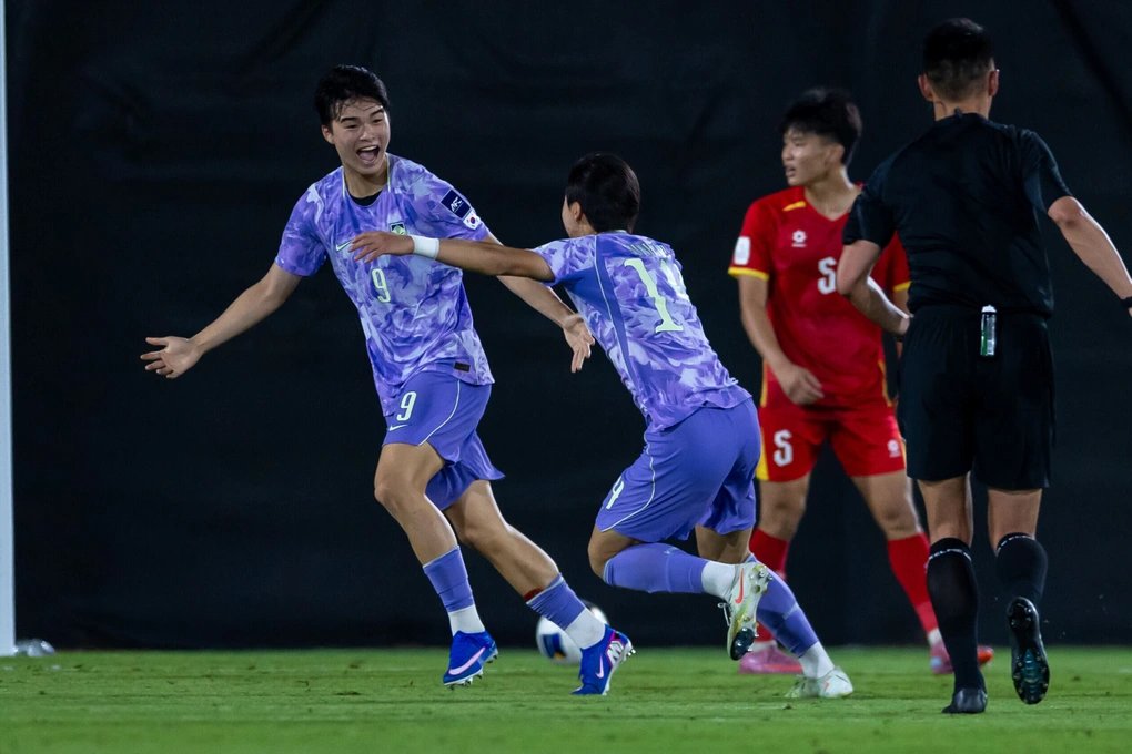 11-1778461124-truyen-thong-han-quoc-kinh-ngac-truoc-man-nguoc-dong-cua-doi-nha-truoc-u17-viet-nam