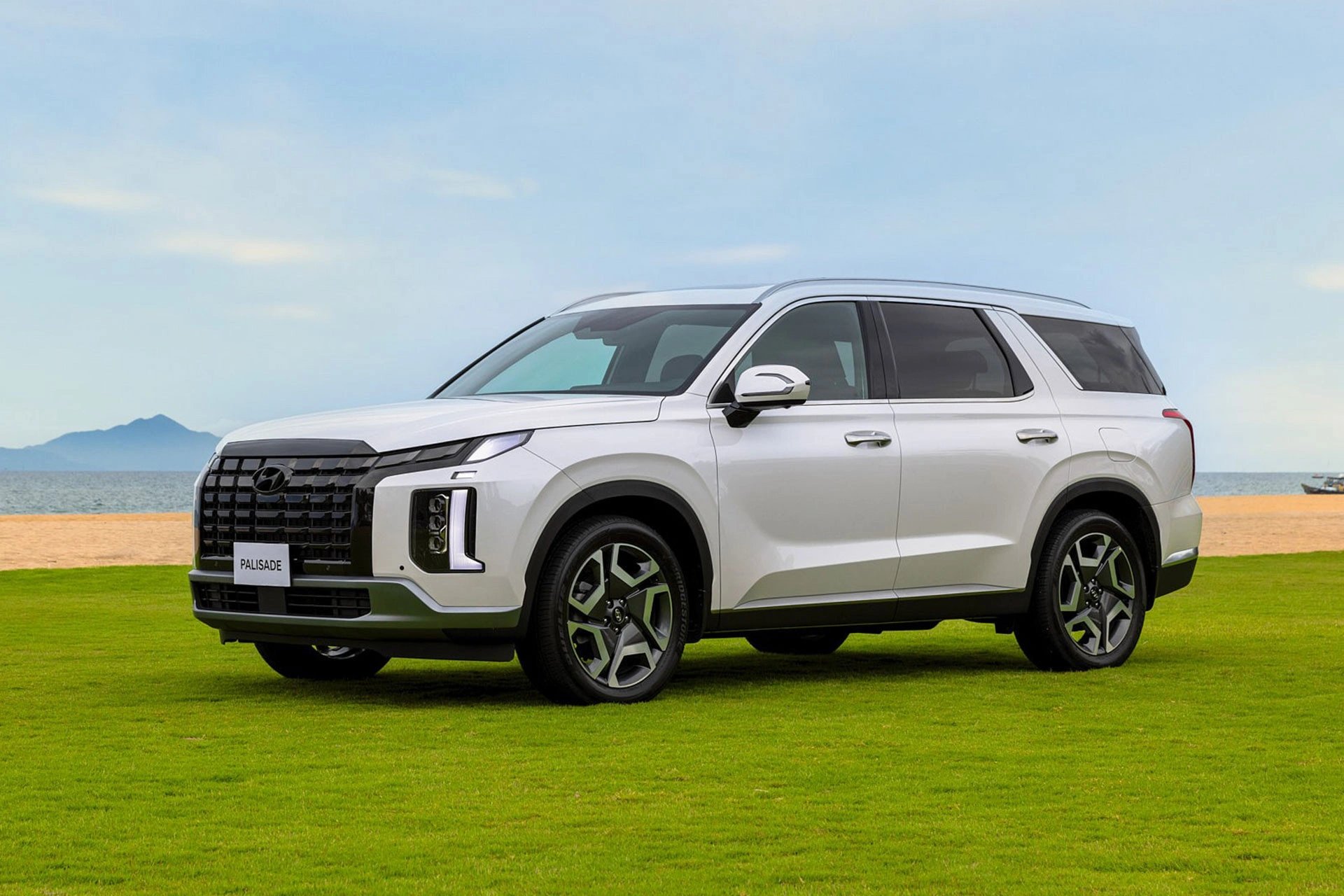 11-1778466117-top-4-mau-suv-7-cho-dang-dong-tien-bat-gao-trong-tam-gia-15-ty-dong