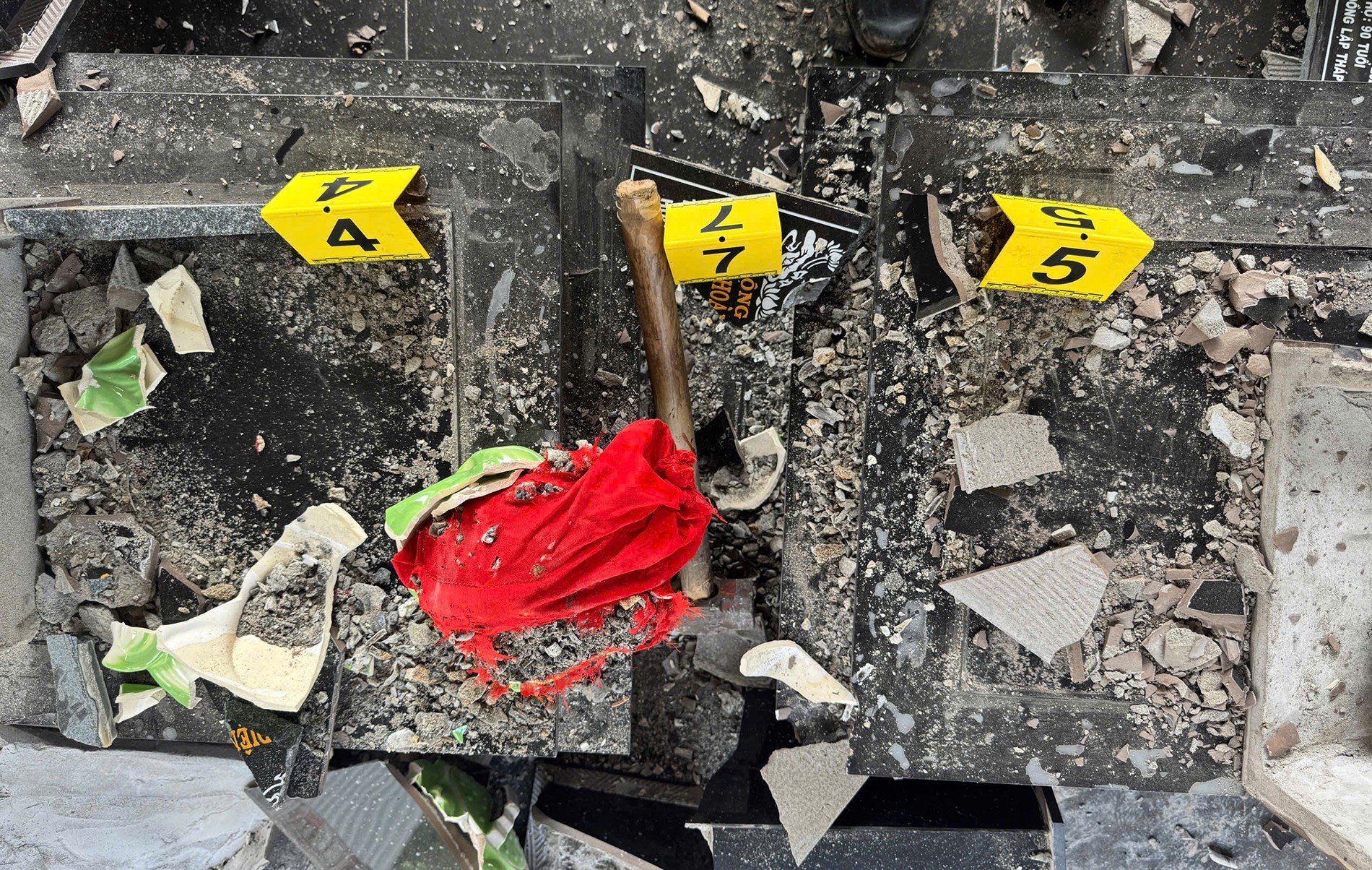 13-1778643643-ga-dan-ong-dap-pha-6-hu-cot-cua-gia-dinh-nguoi-tinh-vi-con-ghen-mu-quang