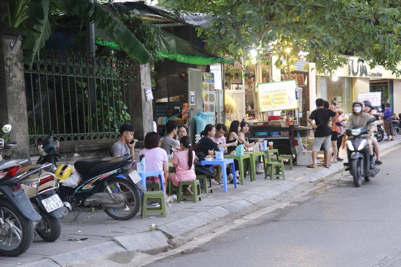 14-1778718955-ha-noi-de-xuat-cho-thue-via-he-45000-dong-mot-m2-moi-thang-de-kinh-doanh