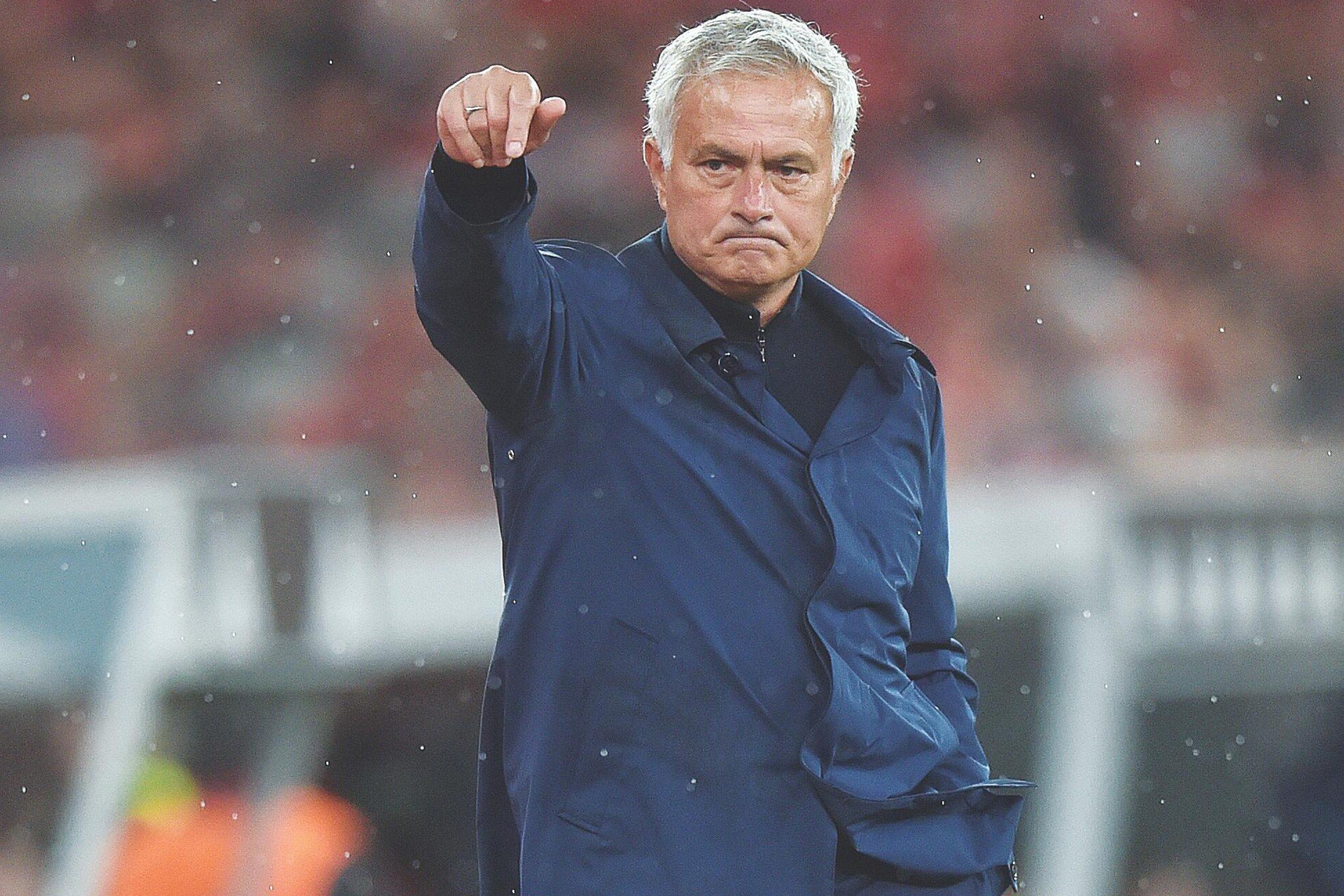 14-1778746633-real-madrid-su-gian-du-cua-bo-gia-perez-va-chieu-bai-mang-ten-mourinho