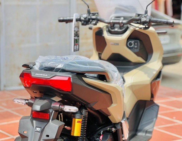 HONDA-ADV-160-3