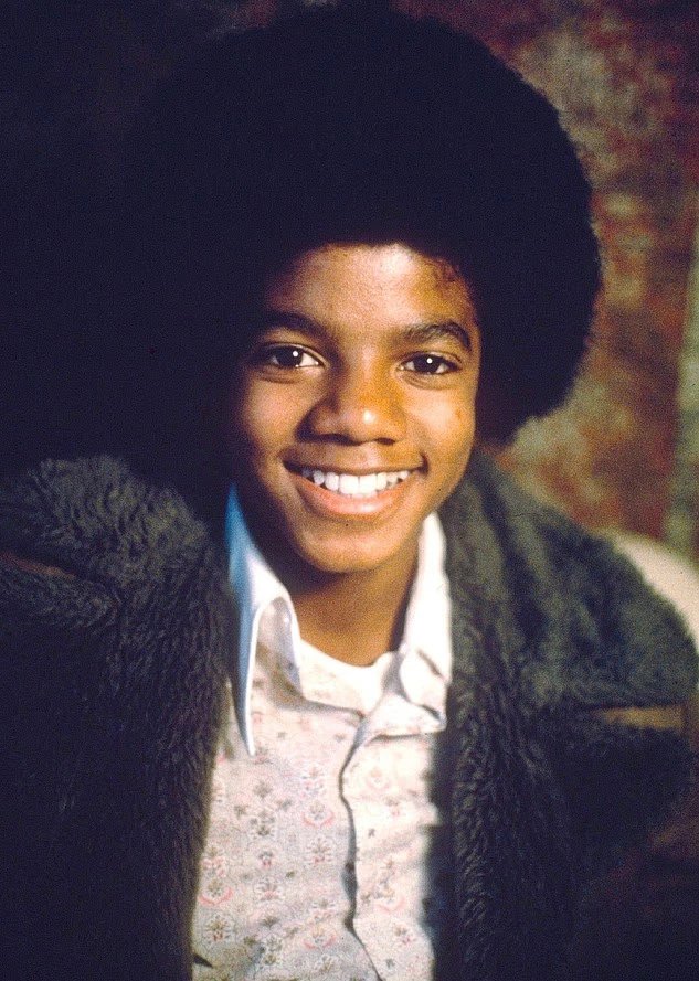 18-1779091644-ban-than-ke-lai-goc-khuat-chan-dong-michael-jackson-tung-bi-lam-dung-tinh-duc-luc-nho-nhung-nghi-do-la-tro-choi
