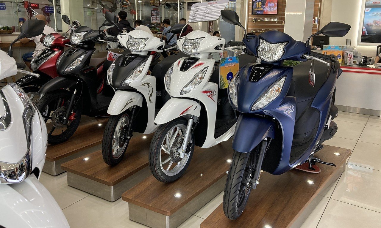 Giá xe máy Honda mới nhất rẻ không ngờ, giảm sâu kèm ưu đãi cực lớn, SH, Vision, Air Blade rẻ hiếm thấy