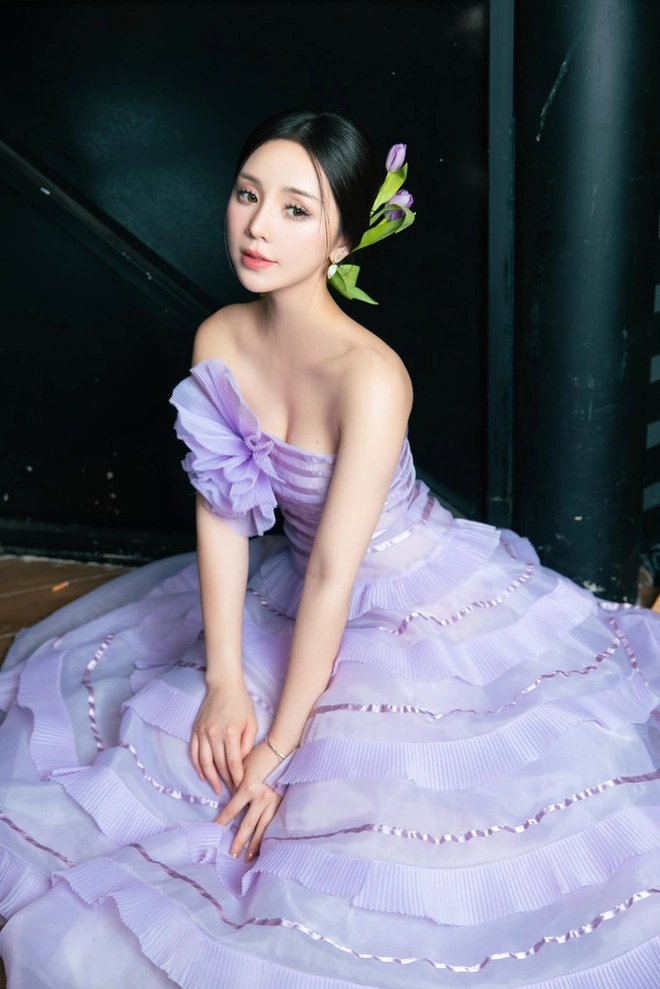 20-1779250216-quynh-kool-dien-vay-cuoi-long-lay-fan-phim-gio-vang-ran-ran-tim-danh-tinh-chu-re
