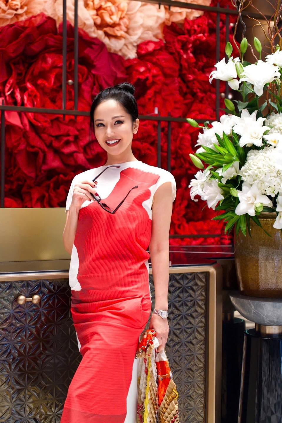 22-1779413579-diva-hong-nhung-doi-dien-voi-di-chung-hau-phau-thuat-va-xa-tri-ung-thu-vu