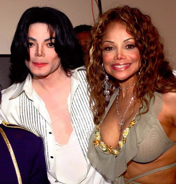 22-1779422787-nghi-van-chi-gai-michael-jackson-va-rapper-dinh-dam-gop-mat-trong-sieu-pham-moi-cua-son-tung-m-tp